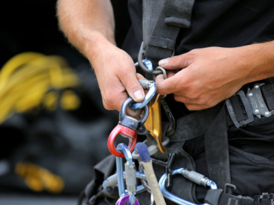 Industriekletterer-r-f.solutions-Sicherungsseil-Reportage-Business-Fotografie-Manfred Freye-Hamburg