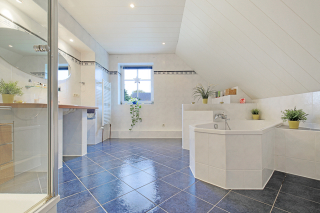 Professionelle Immobilienfotografie Hamburg Mafred Freye  Badezimmer